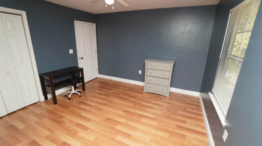 pict251104 1352240000