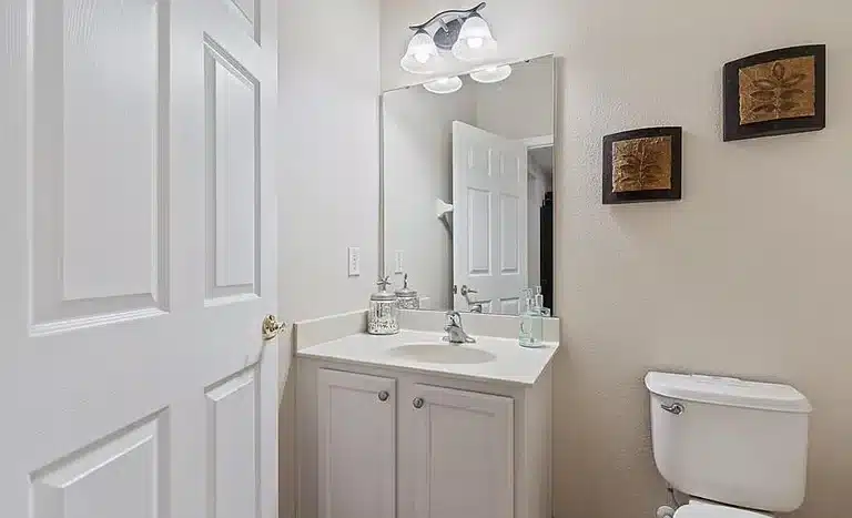 988937c04819259e5c5d01b866f30666 cc ft 768