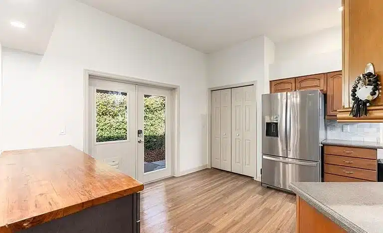 58efeee08609ee256839b6d412854220 cc ft 768