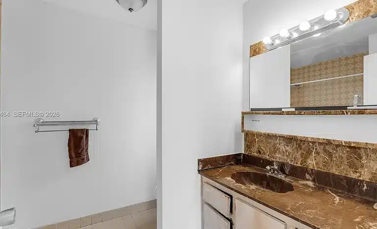 770048569986e59480faac07a5923bee cc ft 768