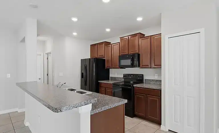 fc6f04152794e4a36cbe7a036b34bff2 cc ft 768